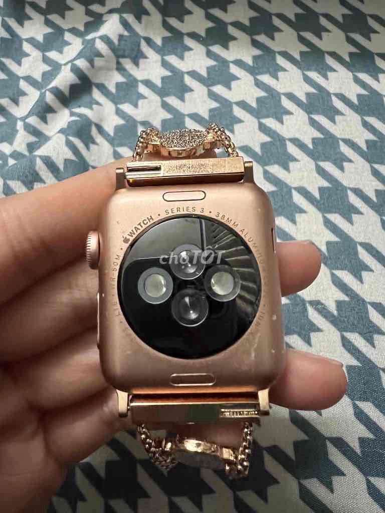 Apple watch series 3 màu hồng gold