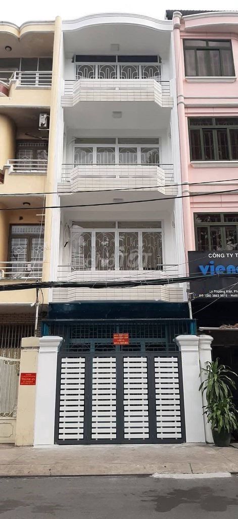Rent · 7 bd · 42 м² · Quận 10, ул. Đường Ngô Quyền