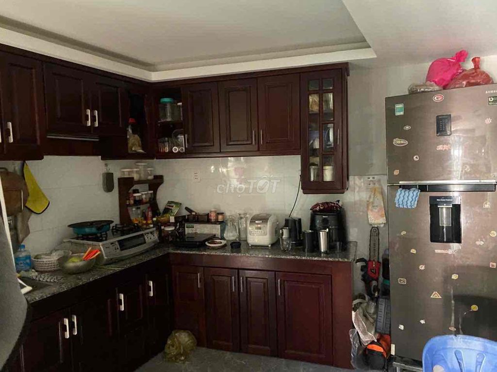 Срочно продается дом рядом с рынком Нхон Дык
