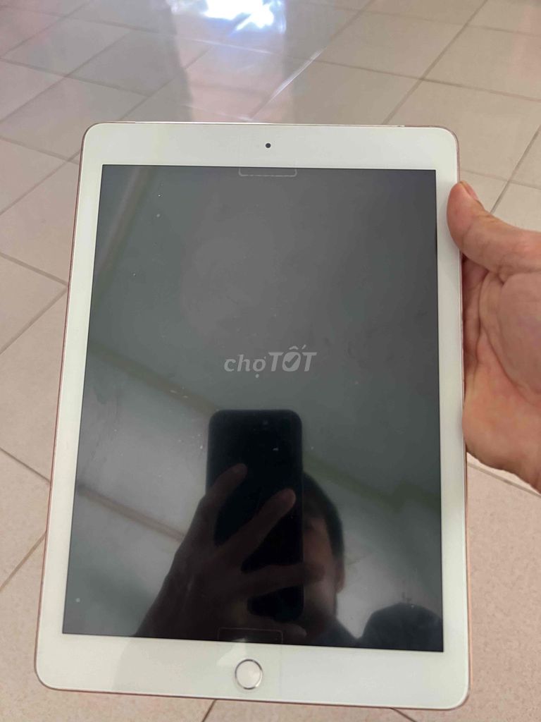 Apple iPad Gen 6. Mua bán Máy tính bảng tại Huyện Châu Đức Bà Rịa - Vũng Tàu được đăng bởi van chau hình 1