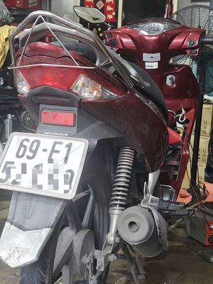 Xe tay ga Honda màu đỏ biển 69-F1 521.89. Mua bán Xe máy tại Quận Tân Bình Tp Hồ Chí Minh được đăng bởi Tiến Idol Trịnh