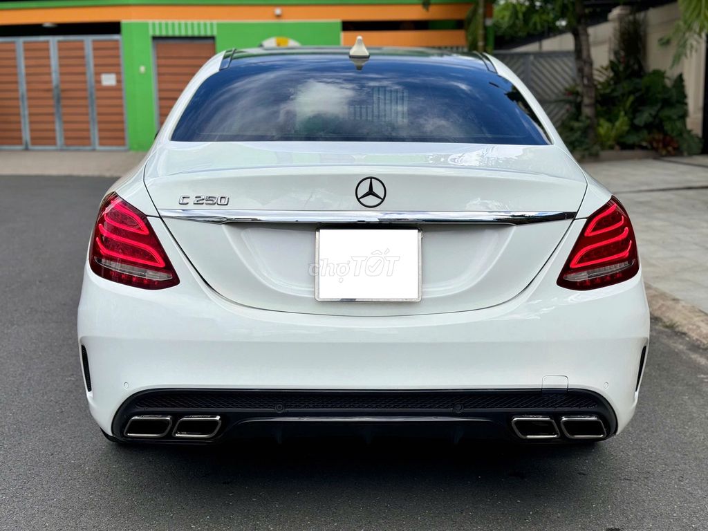 Mercedes-Benz C250 Exclusive Trang bị Full AMG xịn. Mua bán Ô tô tại Quận 12 Tp Hồ Chí Minh được đăng bởi Hoàng Yến  hình 7