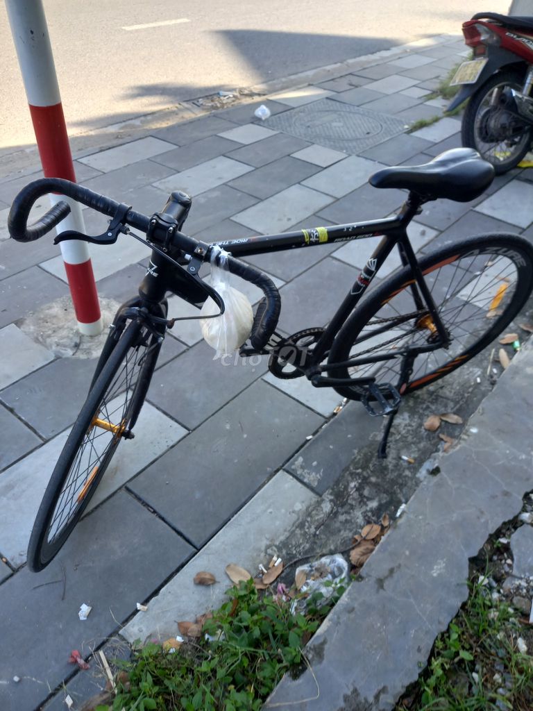 Xe đạp Fixie khung nhôm màu đen 2 líp có phanh. Mua bán Xe đạp tại Quận Ngô Quyền Hải Phòng được đăng bởi nguyen tuan anh hình 2
