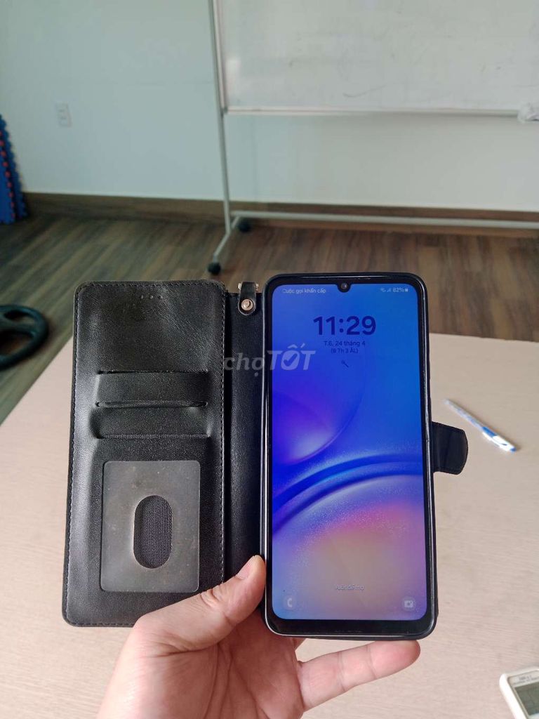 Cần bán gấp cho MẸ Samsung Galaxy A05 Trắng. Mua bán Điện thoại tại Quận Tây Hồ Hà Nội được đăng bởi Nguyễn Văn Hảo hình 1