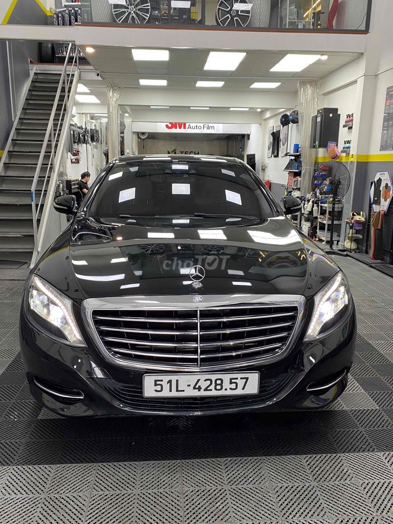 Mercedes-Benz S400 Đen Da 5 Chỗ