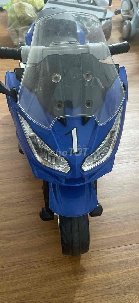 Xe điện trẻ em chính hãng kiểu dáng thể thao. Mua bán Mẹ và bé tại Quận Tân Bình Tp Hồ Chí Minh được đăng bởi Bo hình 1