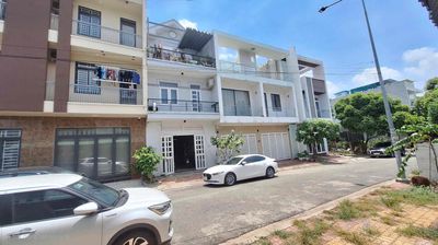 Cần bán nhà phường Chánh Nghĩa gần bến xe Bình Dương. Mua bán nhà ở tại Thành phố Thủ Dầu Một Bình Dương được đăng bởi Lê Quý