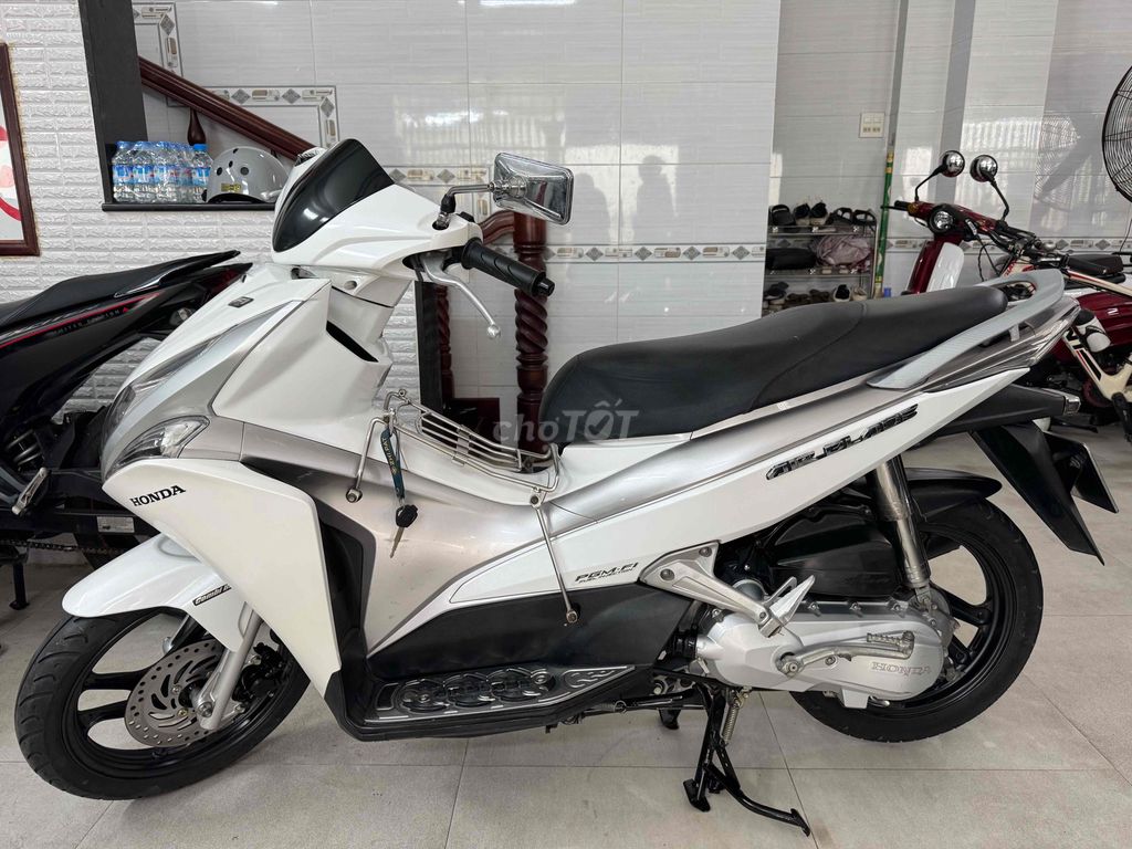 Air Blade 110cc Đời 2011.. Xe Còn Khá Đẹp. Mua bán Xe máy tại Thành phố Long Xuyên An Giang được đăng bởi Cửa Hàng Xe Minh Hạnh hình 4