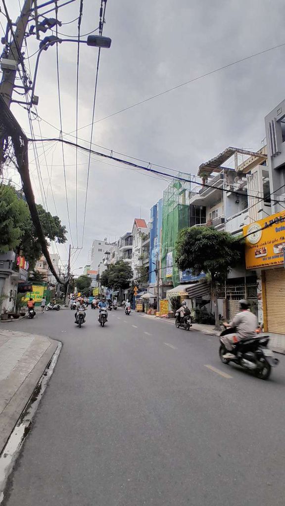 Дом 57 Nguyen Minh Hoang 5x17м, 5 этажей, торг
