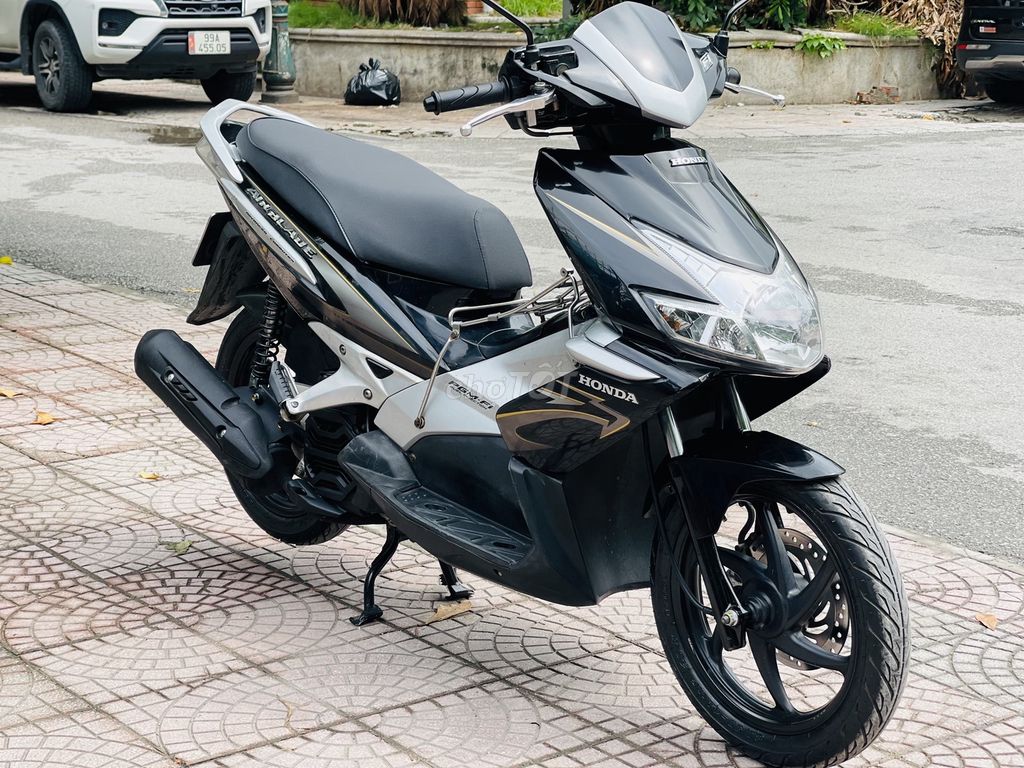 Honda Air Blade черный, серебристый 110fi, ханойские номера