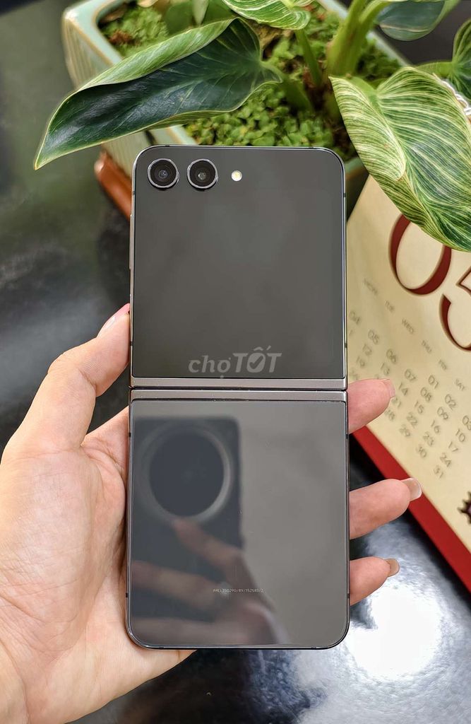 Samsung Z Flip5 Chính hãng 99%. Mua bán Điện thoại tại Quận 10 Tp Hồ Chí Minh được đăng bởi Minh Hy Store hình 1