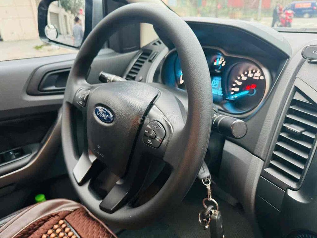 Ford Ranger 2017 XLS 2.2 4x2 AT - 80000 km. Mua bán Ô tô tại Quận Thanh Xuân Hà Nội được đăng bởi Quang Anh hình 10