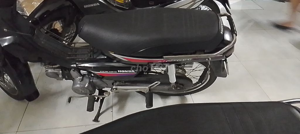 Honda Astrea Đen. Mua bán Xe máy tại Huyện Hóc Môn Tp Hồ Chí Minh được đăng bởi bao hình 3