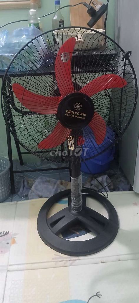 Quạt đứng Điện Cơ X19 Đen, Đỏ. Mua bán Quạt tại Quận Hoàn Kiếm Hà Nội được đăng bởi thảo nguyễn hình 1