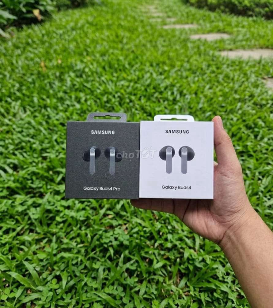 Buds 4 Pro và Buds 4 New 100%. Mua bán Tivi, Âm thanh tại Quận Bình Thạnh Tp Hồ Chí Minh được đăng bởi Phúc hình 1