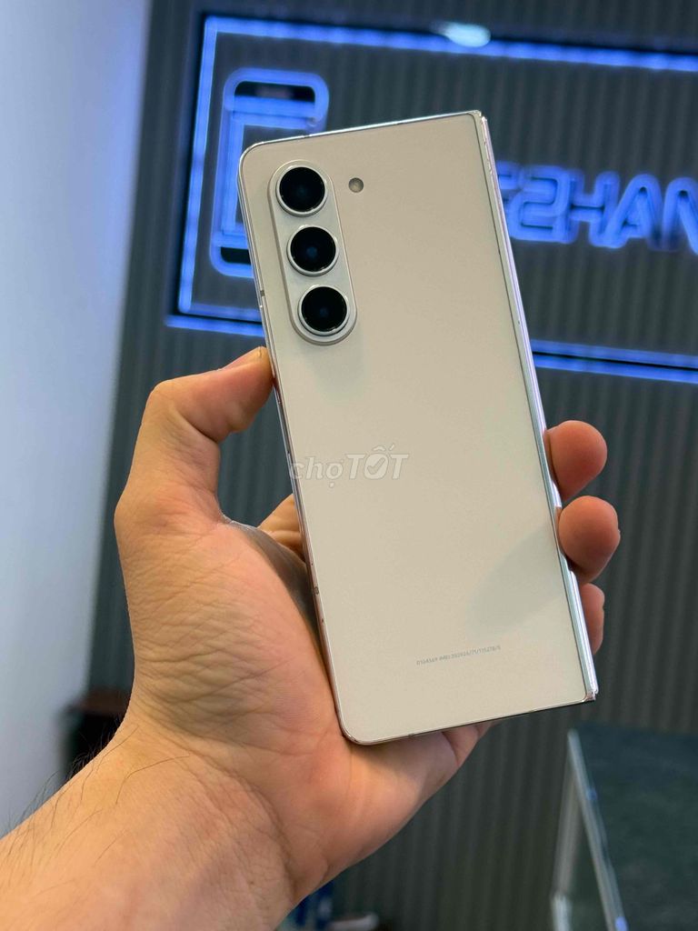 Samsung Fold5 12GB/512GB Trắng. Mua bán Điện thoại tại Quận 3 Tp Hồ Chí Minh được đăng bởi 2 Hand STORE  hình 1