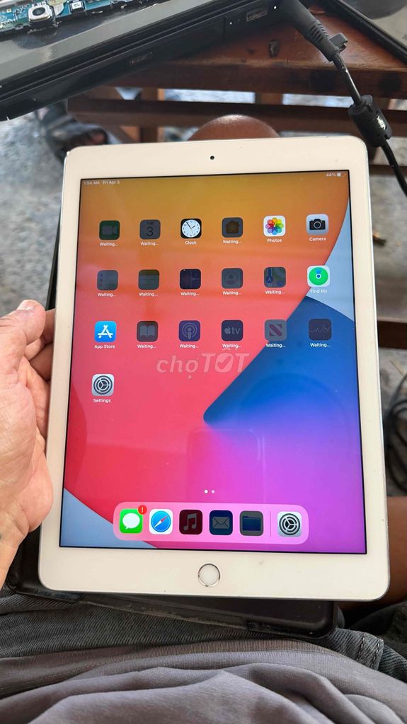 Apple iPad Air 2 16GB Bạc zin đẹp giá rẻ. Mua bán Máy tính bảng tại Quận 7 Tp Hồ Chí Minh được đăng bởi Khánh hình 1
