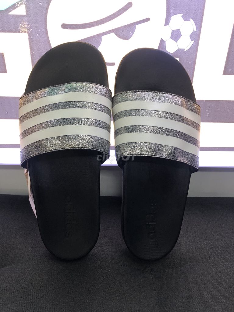 Dép Nữ Adidas Adilette Nhũ Bạc Chính Hãng Hàng Mới