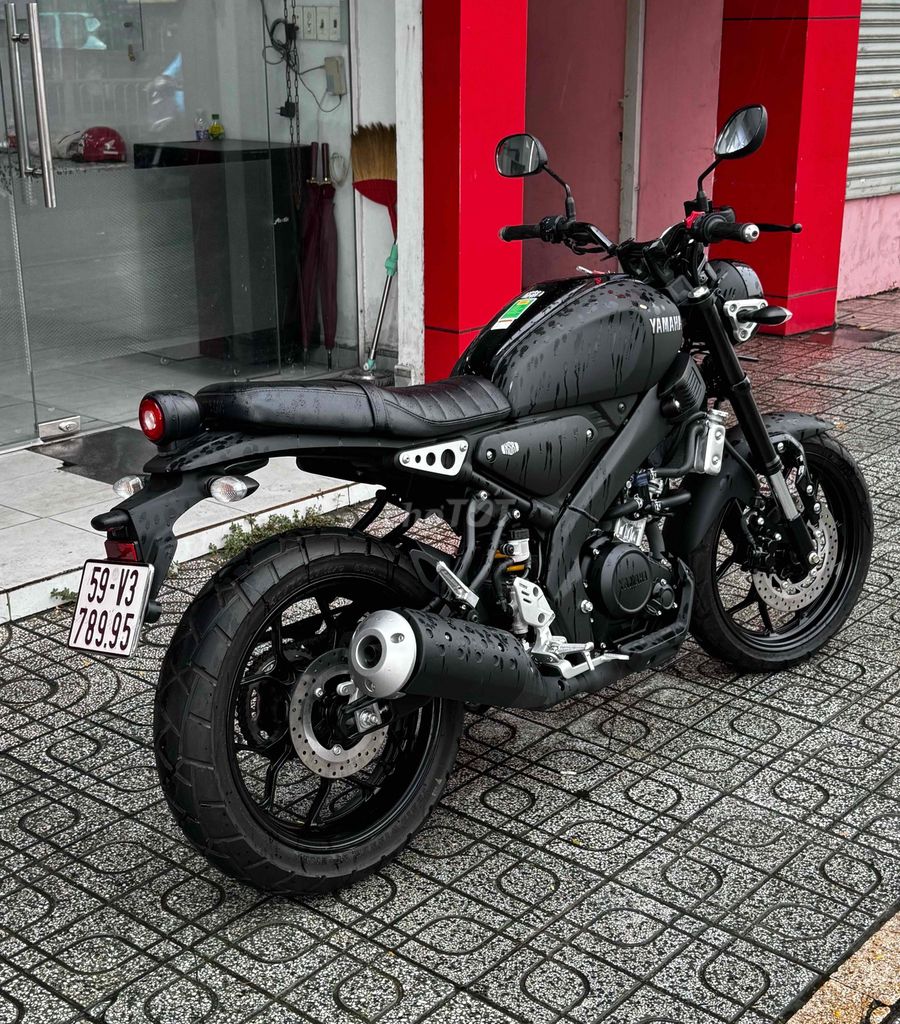 Yamaha XSR 155 конец 2023 Черный как новый 208 км