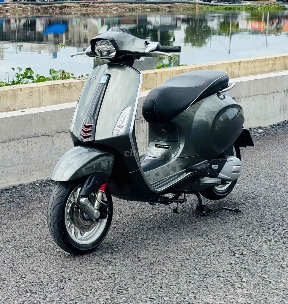 Piaggio Vespa Sprint Xám titan máy igen. Mua bán Xe máy tại Quận Gò Vấp Tp Hồ Chí Minh được đăng bởi CHXM 86 chuyên bán xe trả góp hình 8
