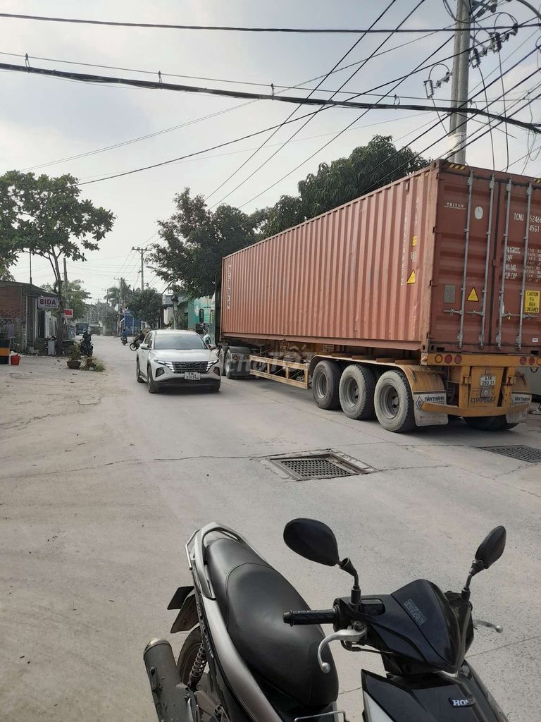 Xưởng 350m2 Container ngay QL1A gần Ngã Tư Vườn Lài p.An Phú Đông Q12