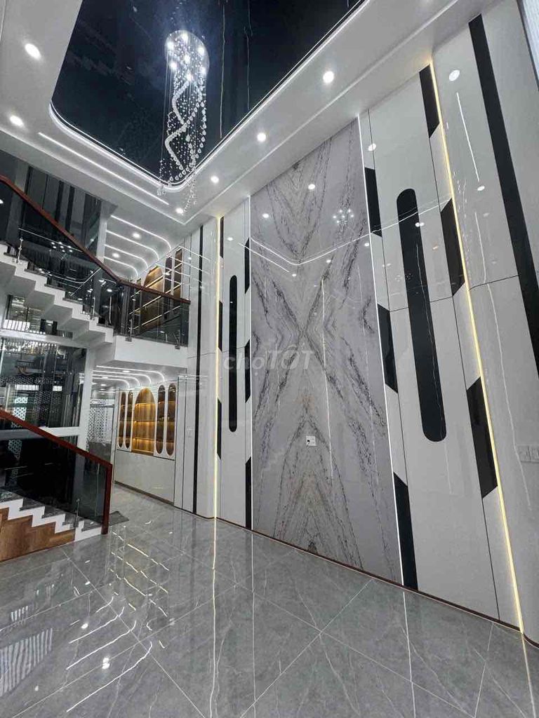 Дом рядом с Khu Tên Lửa, 4x19м, 4 этажа, лифт 450 кг, с мебелью