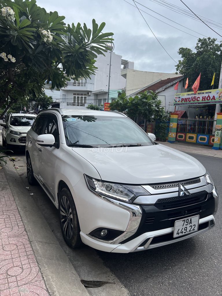Mitsubishi Outlander 2023 Trắng (số Vin 2022). Mua bán Ô tô tại Thị xã Ninh Hòa Khánh Hòa được đăng bởi BUI TRI DUNG hình 4
