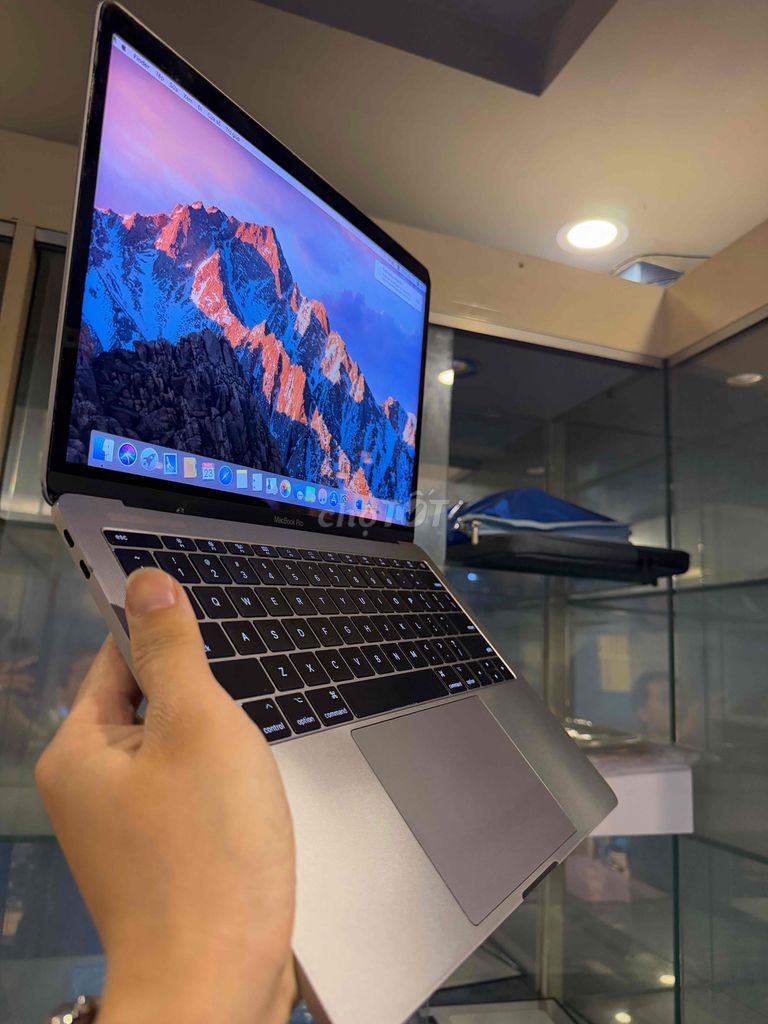 Thanh lý macbook pro 2017 i7/16/256