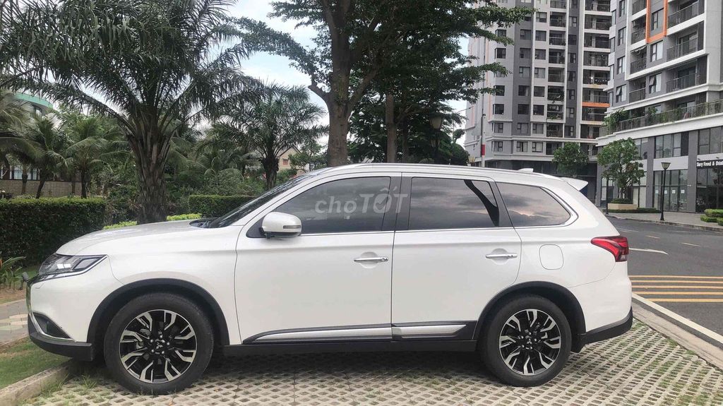 Mitsubishi Outlander Premium 2020 - 150000 km. Mua bán Ô tô tại Thành phố Vũng Tàu Bà Rịa - Vũng Tàu được đăng bởi Fan xi păng hình 1