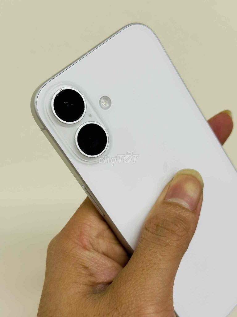Apple iPhone 16 256GB Trắng 98% zin áp. Mua bán Điện thoại tại Quận Tây Hồ Hà Nội được đăng bởi Nguyễn Văn Lung hình 1