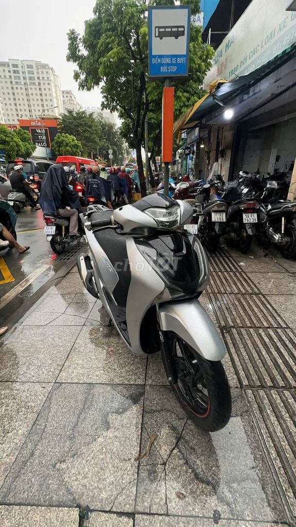 Honda SH 125 2018 Серебристый Б/У
