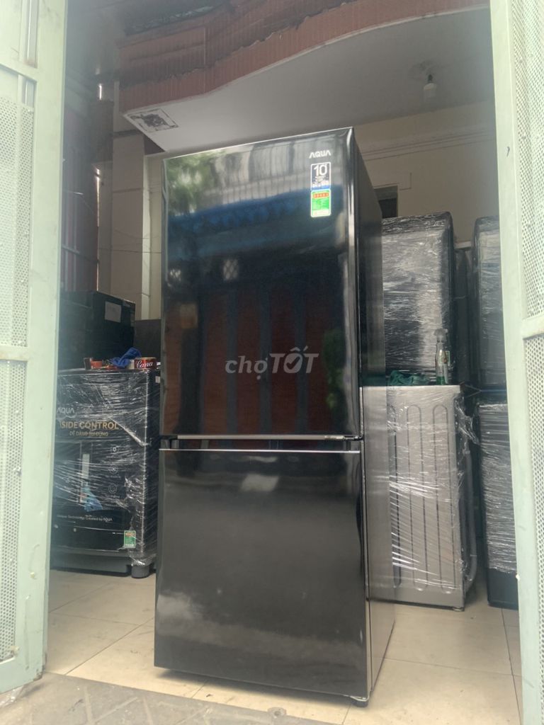 Tủ lạnh Aqua Inverter 260 lít AQR-B310MA(FB)