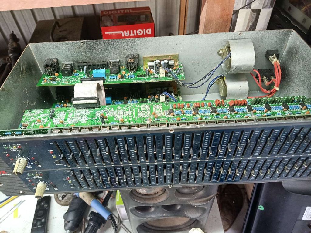 Lọc nhạc DBX 1231 Đã sử dụng. Mua bán Tivi, Âm thanh tại Huyện Mang Thít Vĩnh Long được đăng bởi Thuận hình 1