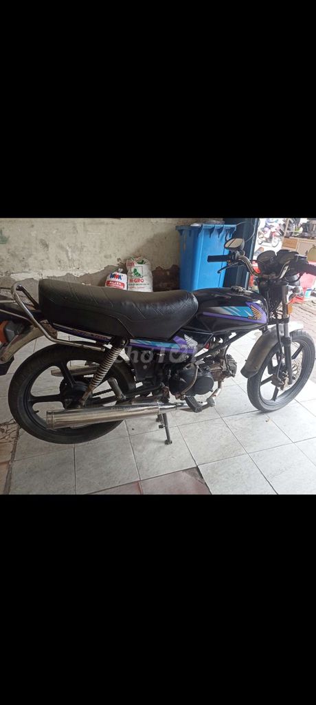 Honda win 100 nhật zin nguyên chiếc giầy tờ đầy đủ. Mua bán Xe máy tại Quận 10 Tp Hồ Chí Minh được đăng bởi văn phúc  hình 4