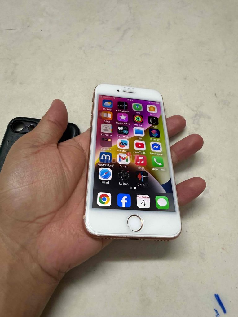 iPhone 8 256GB Vàng hồng 98%. Mua bán Điện thoại tại Thành phố Thuận An Bình Dương được đăng bởi Trang hình 1