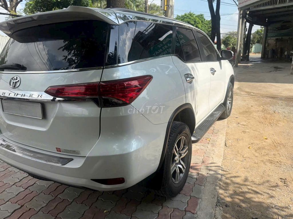 Toyota Fortuner 2022 Trắng AT Dầu. Mua bán Ô tô tại Huyện Hóc Môn Tp Hồ Chí Minh được đăng bởi Nguyễn Thưởngka hình 4