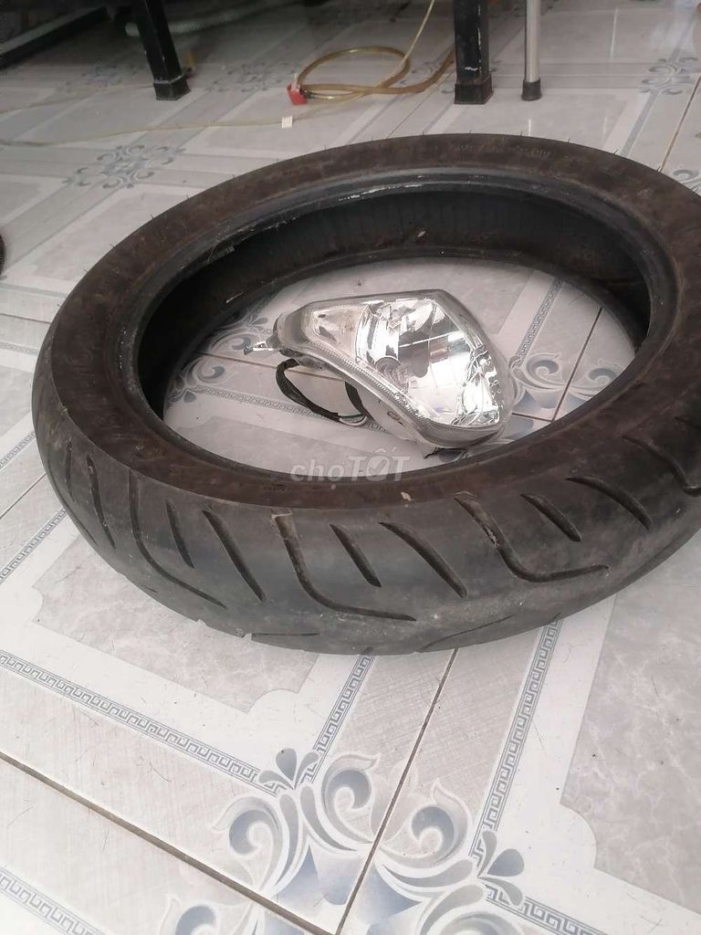 Lốp xe SH và chóa đèn ex. Mua bán Phụ tùng xe tại Huyện Thới Lai Cần Thơ được đăng bởi Hữu Vinh hình 3