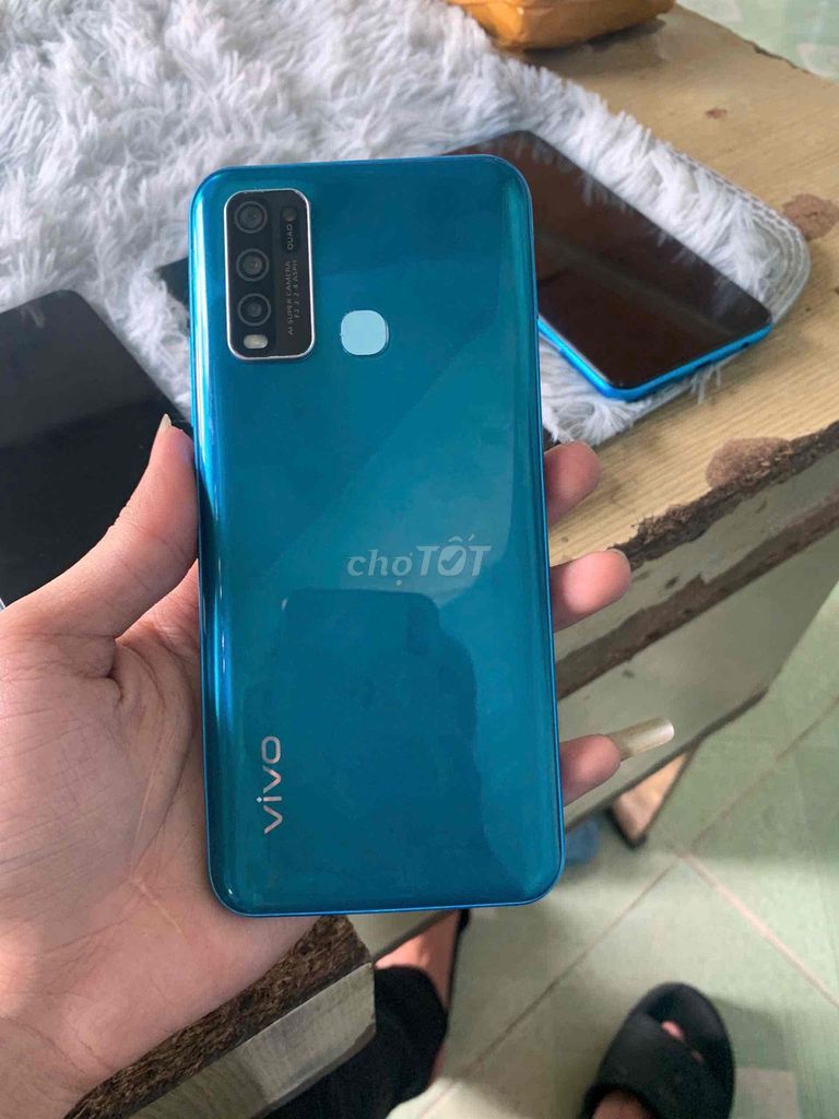 vivo y30, 64g, đẹp keng, pin trâu, game ok