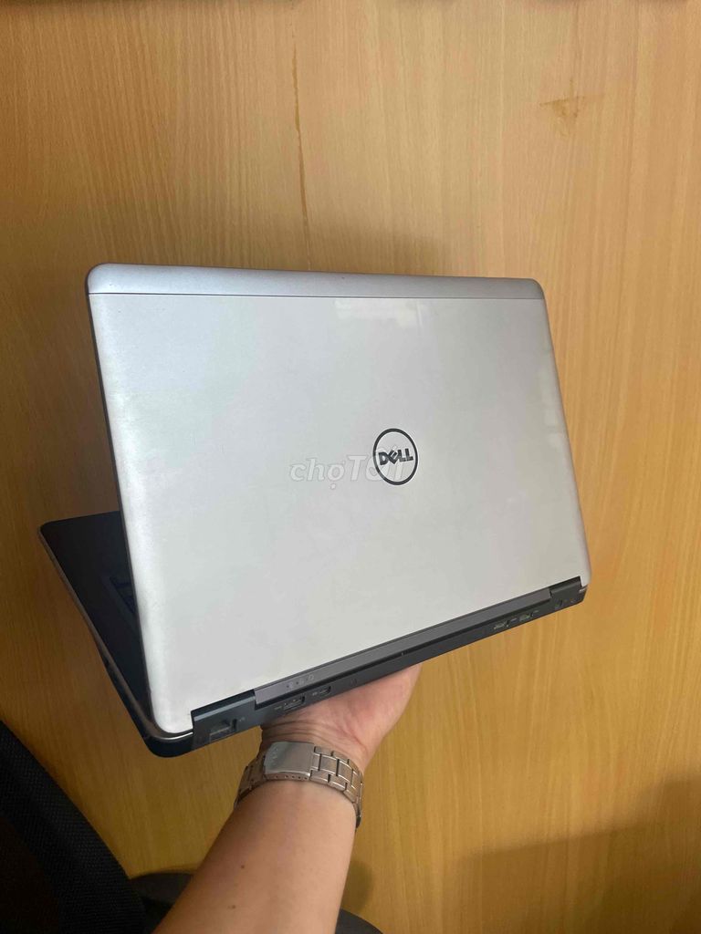 Dell Latitude 7440