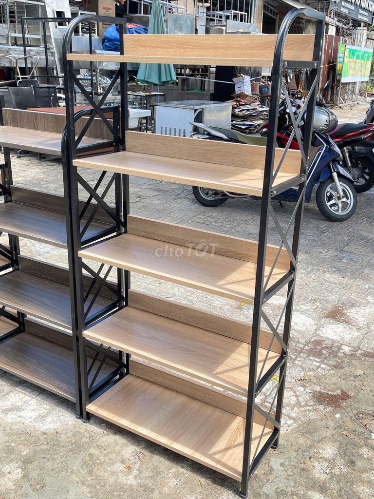 Kệ sách Gỗ Kim loại 5 tầng Nâu Đen. Mua bán Tủ, kệ gia đình tại Quận Sơn Trà Đà Nẵng được đăng bởi THẾ GIỚI ĐỒ CŨ ĐÀ NẴNG hình 1