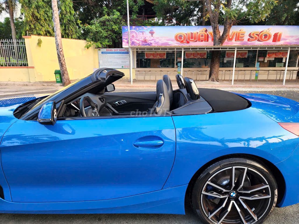 BMW Z4 2022 Зеленый 11000 км