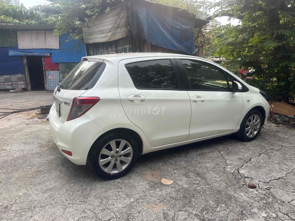 Toyota Yaris 2012 1.3 AT - 50000 km