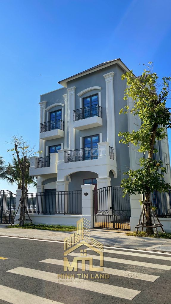 Biệt thự compound 390 m2 ven sông tại Vinhomes Grand Park