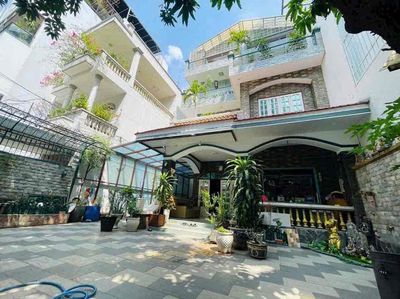 Biệt thự Trường Sơn 10 x 30m 3 lầu như hình giá quá rẻ. Mua bán nhà ở tại Quận Tân Bình Tp Hồ Chí Minh được đăng bởi Điền Ngọc
