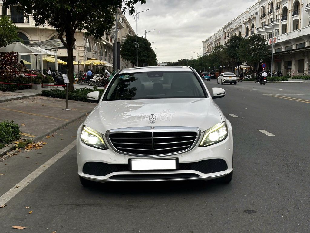 Mercedes Benz  C 200 Exclusive sx 2019  siêu mới. Mua bán Ô tô tại Quận Cầu Giấy Hà Nội được đăng bởi Quân Q Auto hình 1