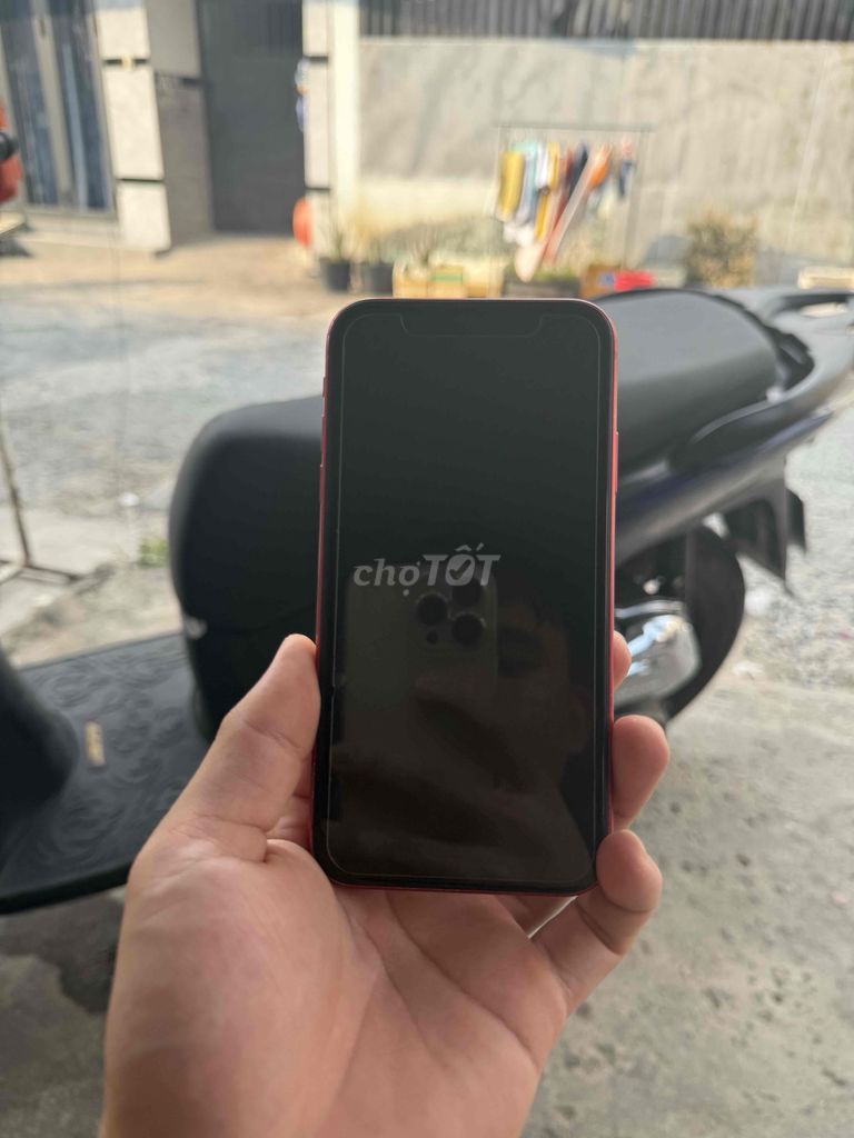 Apple iPhone 11 64GB Đỏ Bản khóa mạng. Mua bán Điện thoại tại Quận Tân Bình Tp Hồ Chí Minh được đăng bởi Quang hình 1