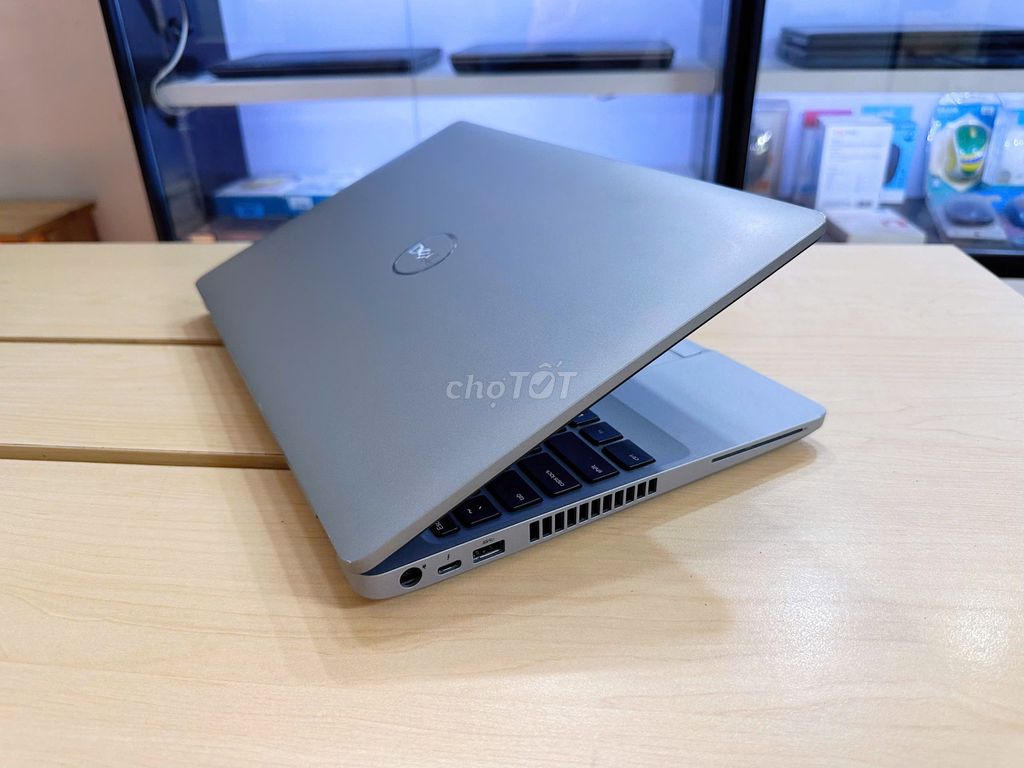 Dell Delllatitude 5511 i7/16/512 nvidia mx250 Latitude 5511 15,6