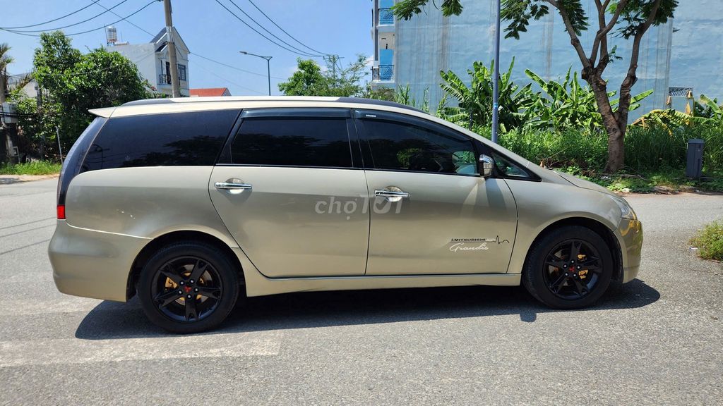 Bán Mitsubishi Grandis 2008 2.4 AT giá 279 triệu