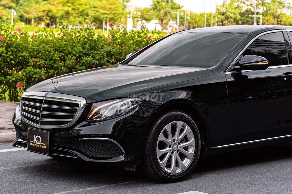E200 - 2017 đẳng cấp doanh nhất giá rẻ siêu đẹp. Mua bán Ô tô tại Quận 7 Tp Hồ Chí Minh được đăng bởi Dương Phương hình 8