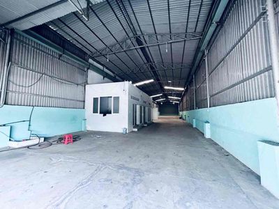 CHO THUÊ XƯỞNG UYÊN HƯNG TÂN UYÊN 700m2. Cho thuê văn phòng, mặt bằng kinh doanh tại Thị xã Tân Uyên Bình Dương được đăng bởi Sang